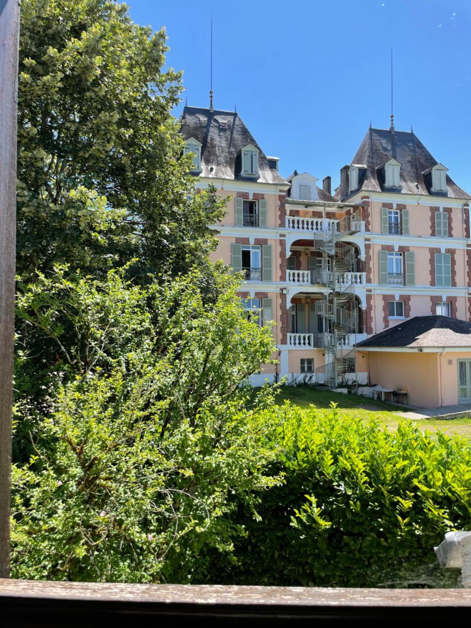 Villa Bonvouloir บาญเญอ-เดอ-บีกอร์ ภายนอก รูปภาพ